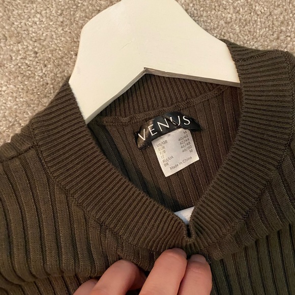 Fitted Sweater - Picture 2 of 3